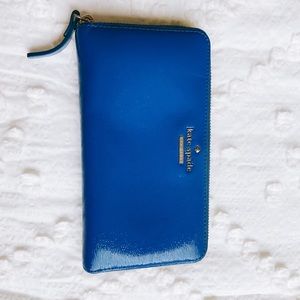 Blue Kate Spade Wallet in great condition
